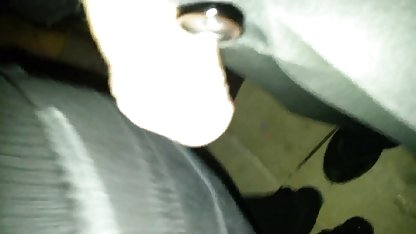 Gadis itu tante indo sex xxx melihat handjob temannya dan sedikit masturbasi