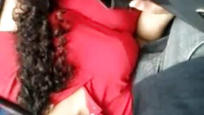 Cewek dalam pakaian erotis berbaring bokep indo 3gp xxx di tempat tidur dan meraba