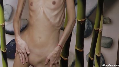 Kemewahan glamor mewah yang dihisap oleh seorang video jilbab sex indonesia pria muda