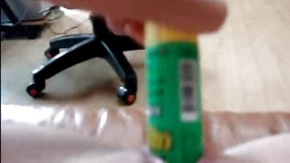 Mira video seks indo xxx berjongkok dengan sentakan basah pada dildo yang kuat