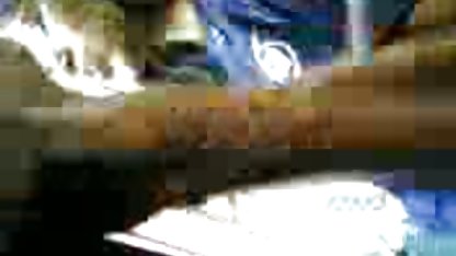 Dia menuangkan susu ke gundiknya dan menidurinya tepat di atas meja video tante indo xxx