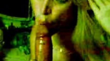 Menderita tanpa seorang pria, seorang gadis cantik melampiaskan videos xxx indo tangannya ke tangannya