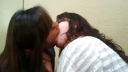 Lesbian memutuskan untuk memilih sendiri game dengan video sex pns indonesia rasa sakit