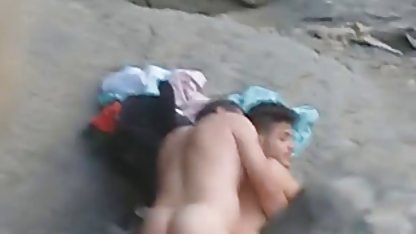 Seorang gadis sederhana bercinta dengan pria di rumahnya indonesia sex mobi
