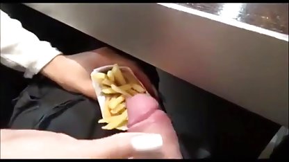 Murid yang berdada memuaskan dirinya dengan jari video indo xxx
