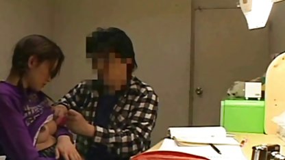 Pria itu menjilat vagina pacarnya xx bokep indo dan menidurinya