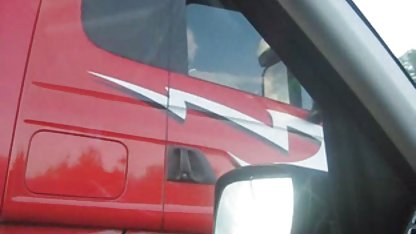 Cewek berambut merah dengan prno indo payudara alami memuaskan pria