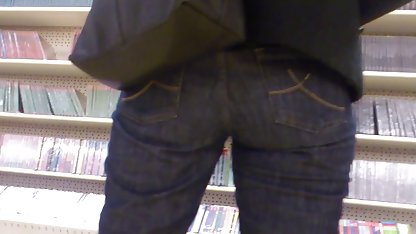 Menarik pirang mengambil ayam indo new xxx jantan botak antara kakinya