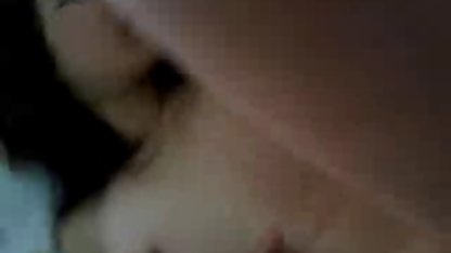 Perempuan horny melepas celana dalamnya xxx indo tkw yang indah dan meniduri vaginanya dengan jari-jarinya