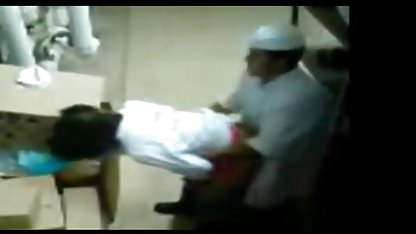 Bung Rusia mendorong lingga ke lubang indo xxx girl basah