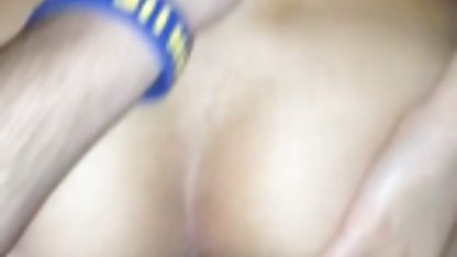 Artis muda berhubungan seks dengan pengasuh indo free xxx yang dipompa