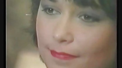Gadis dalam celana merah muda indo xxx sex video membuat blowjob yang tak terlupakan di kamar mandi