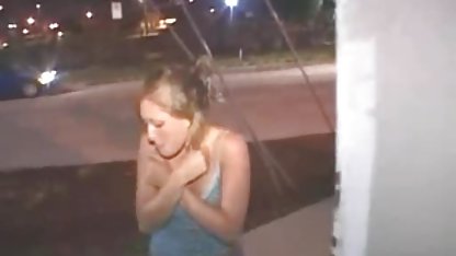 Simone xxx bokeb indo mencuci vaginanya yang berbulu sampai bersih