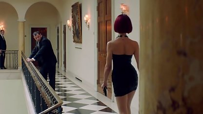 Nyonya cantik mengocok silikon sambil duduk di indo sek xxx atas penis