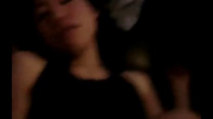 Tina menaruh berbagai youjizz sex indonesia benda di vaginanya